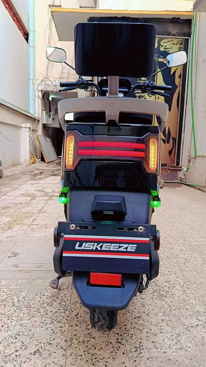 السلام عليكم ماطور للبيع كل شيء ما بيه مبدل تايه خلف وبينه جلخه خفيفه ار اربعه قيرف دبس سكريته 2025 الماطور مضبوط 100% رقم الهاتف السعر ب 800 وبينه مجال بسيط ***********📞
