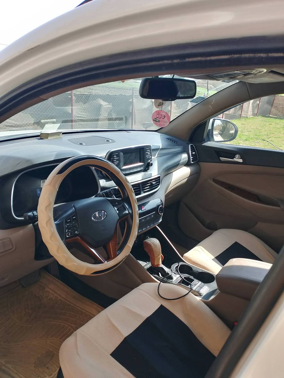 السلام عليكم 
توسان خليجيه 
موديل 2019 
فول مواصفات عدا الخمس عدسات 
السونار ناشره بيها شوف السونار وخابرني 
السعر 185
***********
