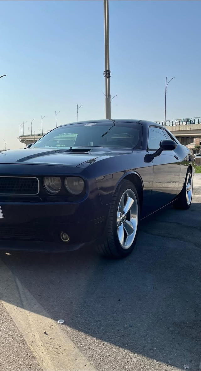 السلام عليكم
جالنجر مديل 13(وارد كندي) محرك (3600) كفالة عامة من الضربة والصبغ عدا بارد بالجاملغ الخلفي جهة السايق 
الممشى : (73 ألف ميل)

مكينة وكير كفاله وحدادية جديدة عليها ادامة كاملة لمنظومة الوقود باتري جديد تخم تاير جديد فلنجات ودسكات جديدة رقم انگليزي (بصرة) وصاعدة هزة السنوية تنتهي ب27 وبأسمي يعني السيارة جاهزة من كلشي شغل واطلع وين ماتريد

ملاحظة: السيارة ما اسوي بيها وكالة
وشرط التحويل بنفس اليوم للمشتري
السعر (128) وبيها مجال 

مكان السيارة : البصرة
للأستفسار الاتصال على الرقم :
***********
