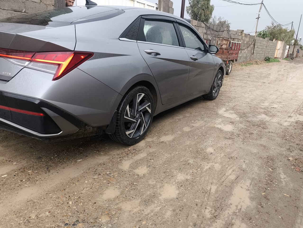 سلام عليكم النتره موديل 25 هايبرد وارد امريكي حادث ربع لبنيد وبع جاملق رقم بغداد 
فول مواصفات
تحكمات ستيرن
بصمه تشغيل وأبواب
تشغيل عن بعد
سايد بريك كهرباء
كشنات جلد
فتحه سقف
شحن لاسلكي
رادار جانبي وامامي
مثبت سرعه
مانع نزلاق
او مراوس 
سعر 160 وبيه مجال
مكان سياره بغداد ابو غريب 
رقم ***********//***********
