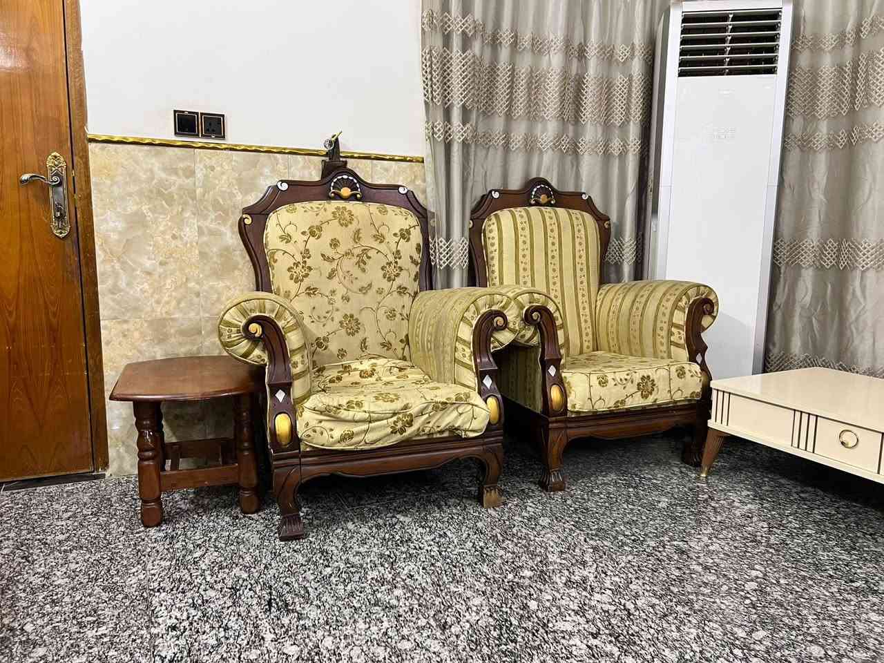 تخم مصري خشب زان الاصلي 
عشر مقاعد السعر 425وبي مجال للشراية 
راجاءا المو شراي لايدخل خاص 
العنوان الامين (ريا وسكينة)


**إذا كنت صاحب هذا الإعلان وتريد حذفه لأي سبب، رجاءا أرسل رسالة إلى الدعم الفني**