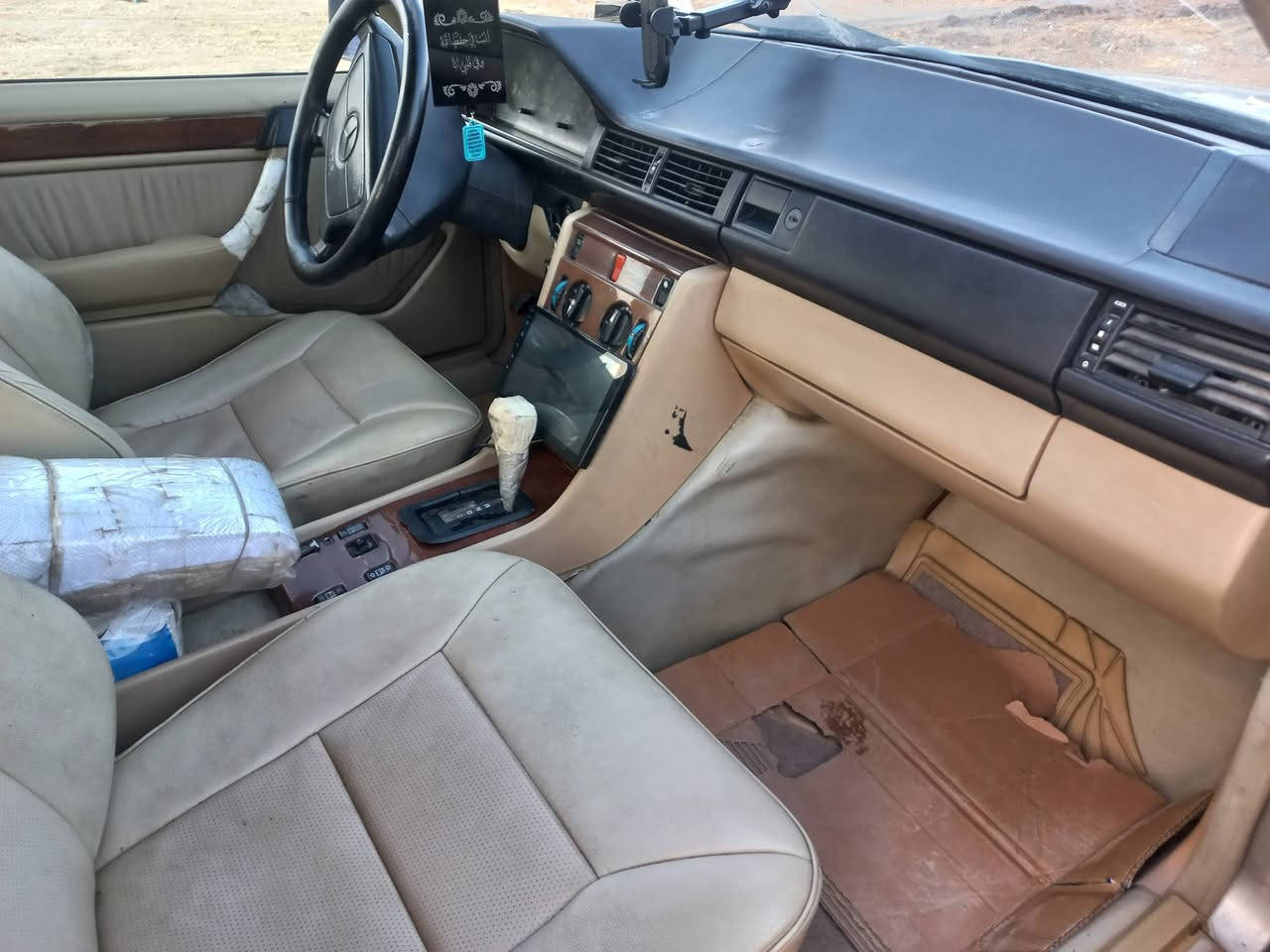 مرسيدس دب  للبيع موديل 89
مشروع وطني رقم بغداد مكينه بلاد قواعد شرط بلاد 
دبل فيت بم اصلي وليس تجاري  السعر ( 75 ورقه ) 
رقم الهاتف واتساب واتصال 
***********
