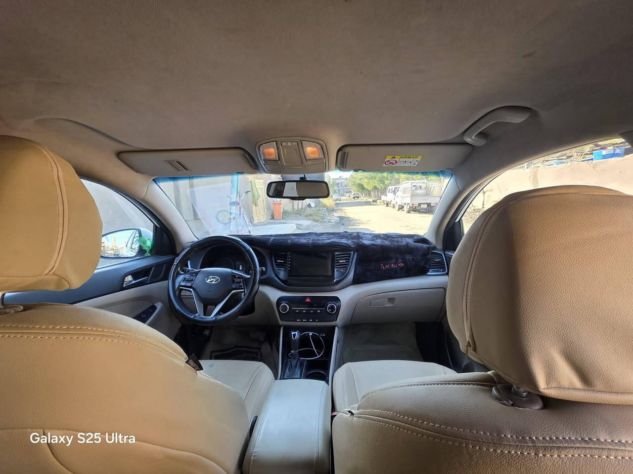 السلام عليكم
توسان خليجي للبيع موديل ٢٠١٦ السياره نضيفه جدا 
السياره ماشيه ١٤٥ حقيقي
للاستفسار الاتصال علي الرقم
***********
