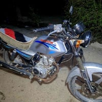 دايون عظم • موديل ٢٠ • أوراق