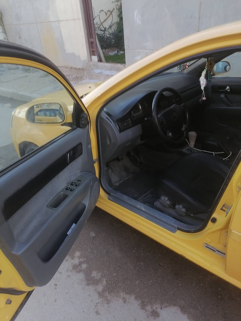 السلام عليكم سياره اوبترا 2011 شركه العامه كير ومحرك خير من الله تبريد تدفئه شغال بدون ضربه صبغ بجاملق شبر تخم تاير نضيف مكان بغداد الشعب السعر 75 بي مجال رقم ***********
