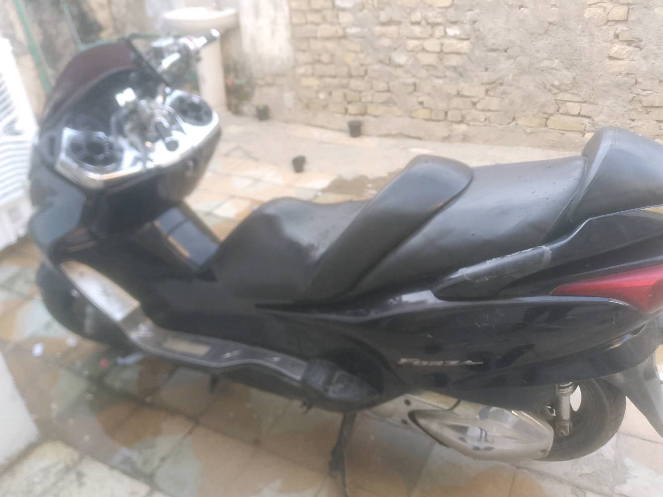 فورزه 08 كير ملغي كفراتها 80 بالميه 
فيت بم جديد
ستان حساس 
كهربائيات شغاله
اشاير ودبل اشاره 
بس البك لايت يرادله كلوبات 
دسكات بريك جدد تقريبا 
والكلوب الناصي طافي 
مكانها كوت شارع النفط