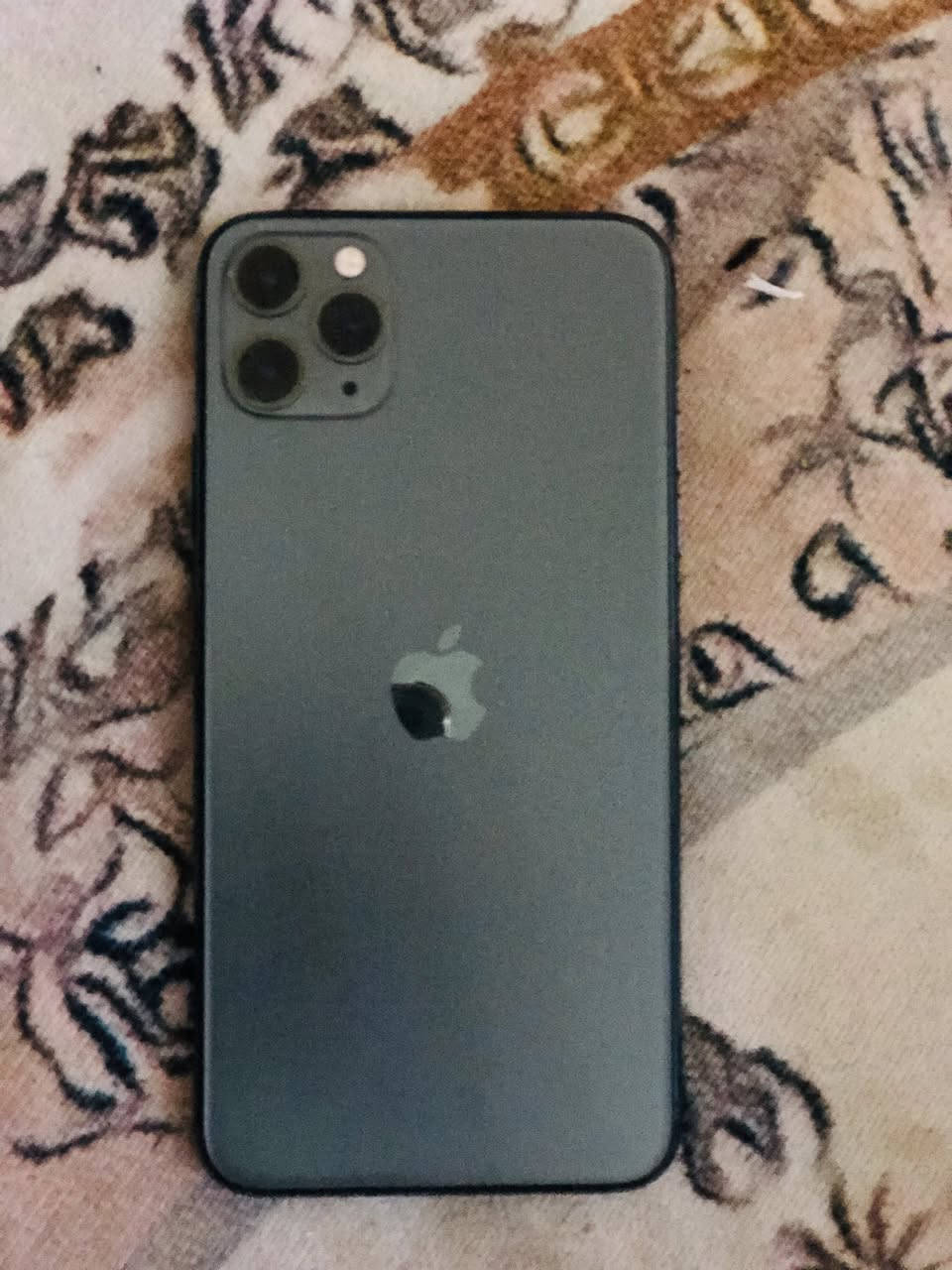 ايفون ١١برو ماكس كلشي ما متل بي نضيف كسر بل شاشه بل كامره للبيع ٢٠٠وبي مجال مكاني بغداد *********** مجود واتساب ونتصال
