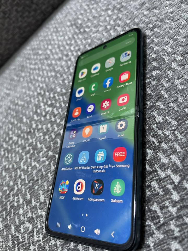 السلام عليكم
للبيع سامسونك زت فلب 3

ذاكره 128
الجهاز ما مفتوح 
العنوان بغداد 
الرقم ***********
