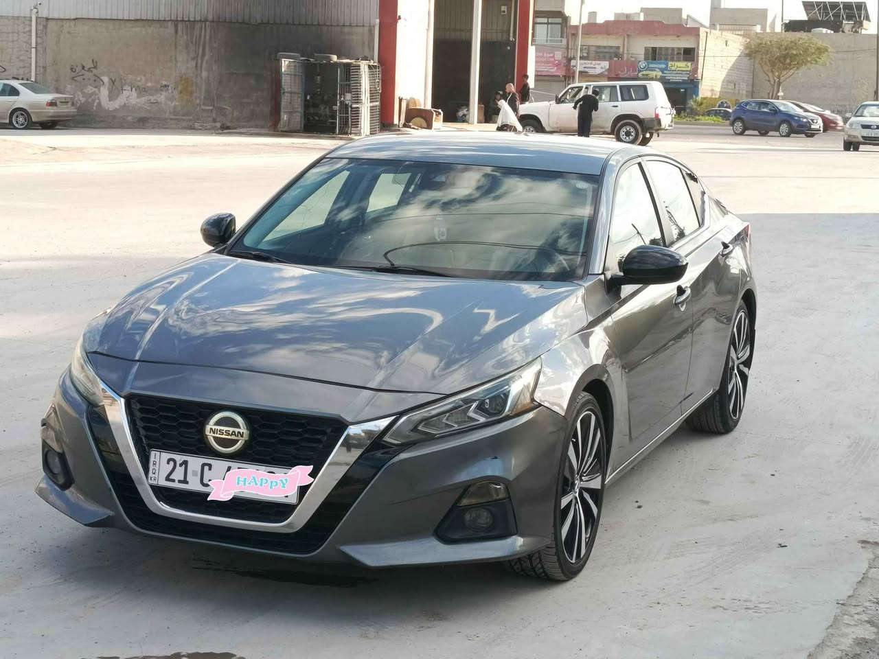 نیسان التیما 2022 SR
گێڕ و مەکینە بەشەرت 
بێ بۆیاخ تەنها کەمێک ساردی هەیە زۆر خاوێنە
وێنەی سۆنەرەکەیم داناوە
سەنەوی نوێیە
سعری 157$
رقم موبایل ***********
واتساب *********** كركوك, العراق
