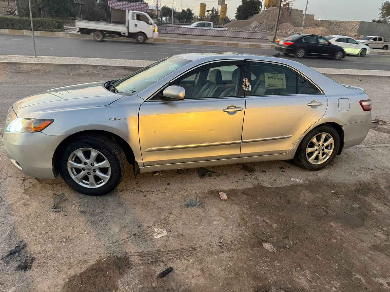 سلام عليكم كامري للبيع موديل 2008 خليجي تبريد قطعتين كشن كهربائي  سعر 110وبيها مجال  *********** مكان الفلوجه
