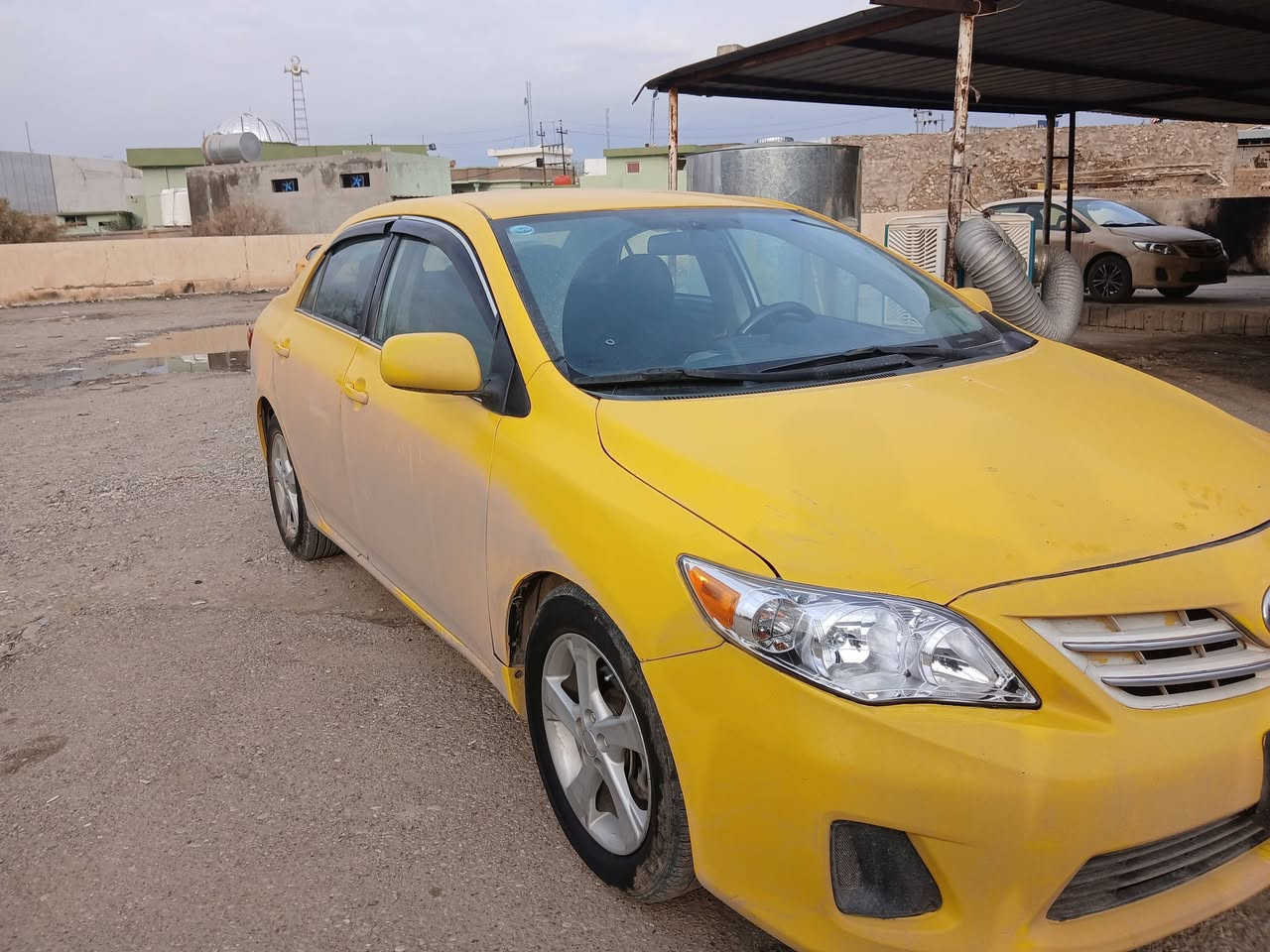 تكسي كرولا 2013 رقم كركوك عاج به ***********
به ناو خؤمه وه يه جاملغ بيشه وه يه كيكي بيلادي يه كيكي ره شه به شه رت كيرو مه كينه و ته حويل
