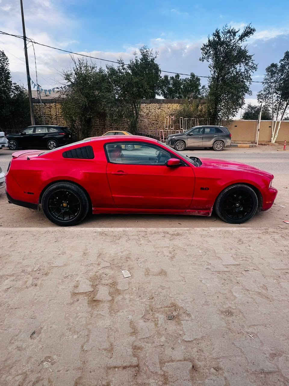 مرحبا ....موستنك 2010،محدثة13،الرقم بغداد ،محرك 4000,ماشية80ألف،السعر70$
اكثر تفاصيل الاتصال ع الرقم 
***********
