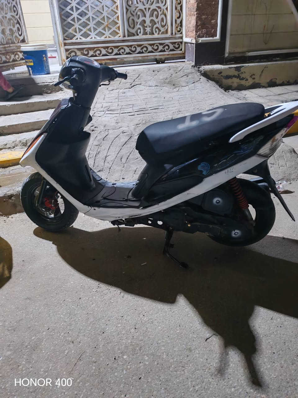 دراجه ماكس  نضيفه  مابيه شي. بس مفتوحه ولفات......  نهضه حلوه.  شك الكاع...  ب 450 وبيه مجال قليل


**إذا كنت صاحب هذا الإعلان وتريد حذفه لأي سبب، رجاءا أرسل رسالة إلى الدعم الفني**