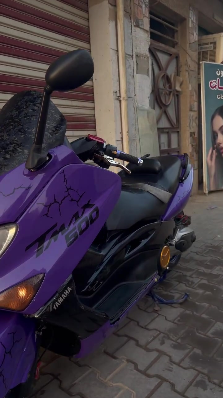 T MAX 2008 
الدراجه مكفوله كفاله عامه و صبغ والوشوم للتعديل فقط الدرجه مكفوله كامله شلعه شك كاع معدل 180 دراجه مصروف عليه هواي كلش صالنصه رياضي اليدات رياضي الدرجه تعبان عليه و صارف عليه هواي صبغها يم منتظر الخفاجي معروف بل منصور 
الدرجه معروضه ب 21$ الي مو شراي لا يتعبني 
مكاني المنصور الاسكان 
***********
موجود وات ساب فقط 
فيس ما متواجد
