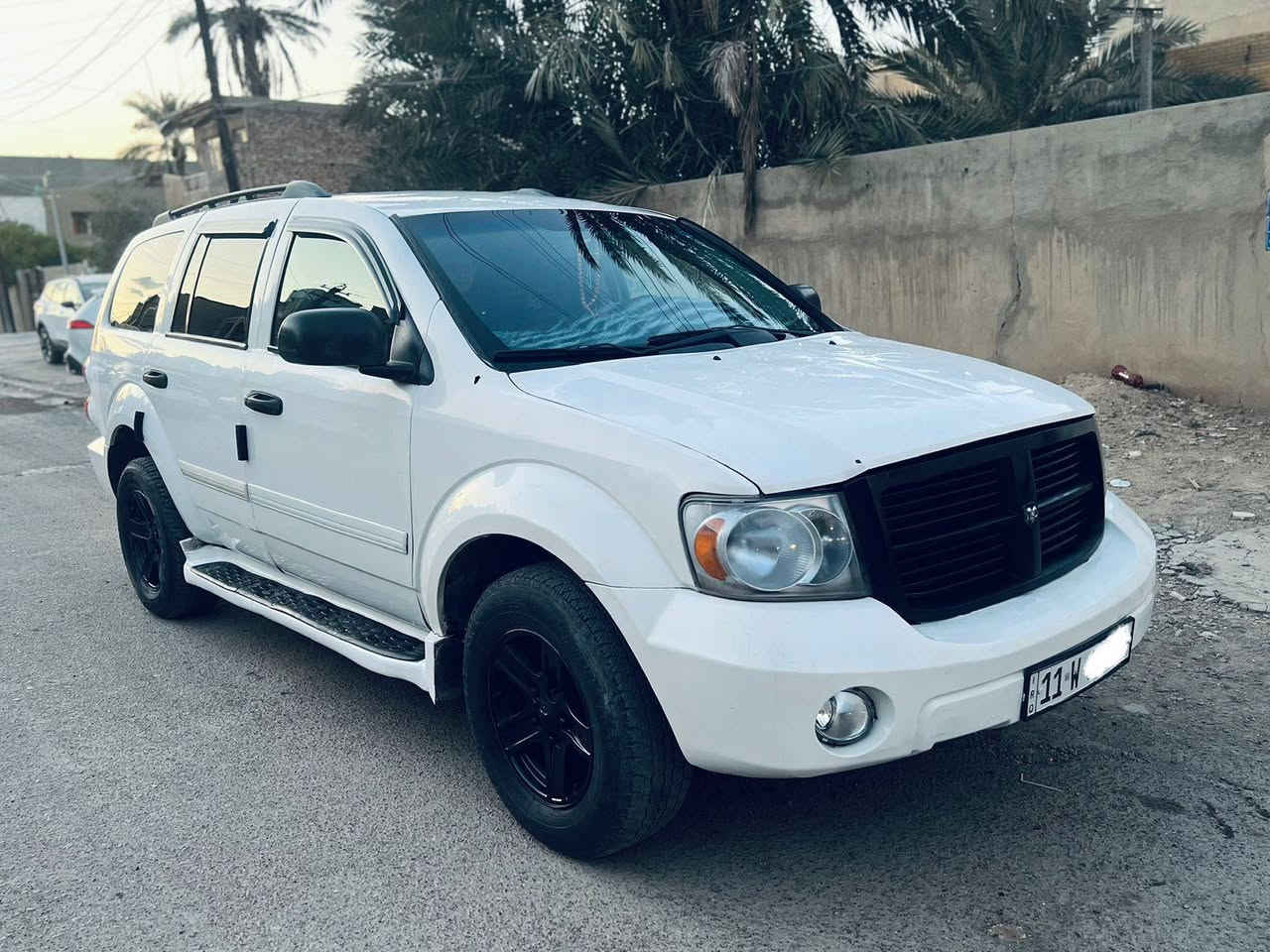 السلام عليكم دوج دورنكو موديل ٢٠٠٩ مكينه Hm 5700 كير  خير من الله  سياره هزه جديد بيه ٤قطع صبغ ٧ راكب جاهزه سياره رقم بغداد  السعر ٨٠ العنوان بغداد  رقم تلفون ***********
