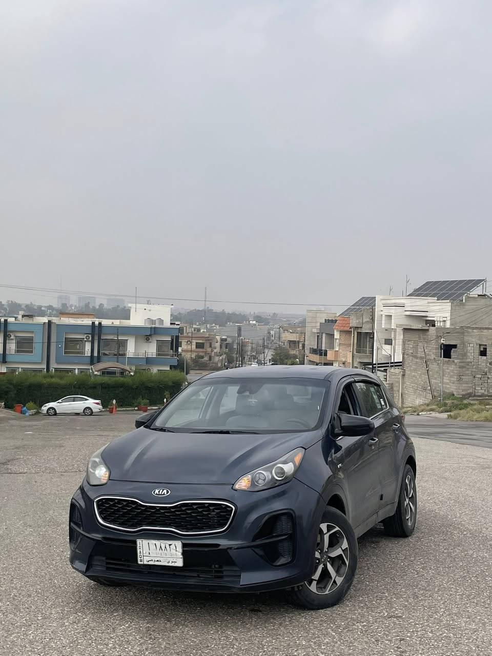 كيا سبورتاج  للبيع– موديل 2021 (LX AWD / أمريكي)
بدون صبغ بس بيها تعديل بارد بدايت البنيد وبدايت الجاملغ الايمن 

بدون إيرباك وبدون داخل

رقم نينوى 

ماشية 71 الف كيلو فقط 

مكينة 2.4 لتر (4 سلندر) ما مفتوحة وعلى الشرط

المواصفات:

– رادار خط شارع

– شاشة كبيرة + كاميرا

– درايف مود (Sport / Eco / Normal)

– تحكم سرعة

– Apple CarPlay

– تبريد مركزي

– دبل أكسل

– لايت LED وعدسة (هيلوجين)

-دفع رباعي 

- وبعد بيها مواصفات هواي 

رقم الشاصي:

KNDPMCAC4M7873616

 السعر 165 وبي مجال بسيط …..

رقم صاحب السيارة

***********7
الموقع موصل
