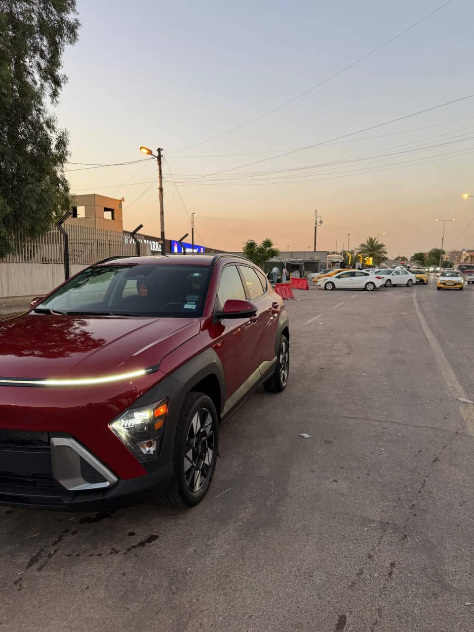 السلام علكيم 
هونداي كونا موديل ٢٠٢٤ وارد امريكي حادثهه جامغ امامي وباب مصلحات نفسهم بجم مكفول وجاملغ خلفي بارد كد شبر سيارة جديده  الحمد لله رقمهه بغداد بأسمي 
سعرهه 168 وبيهه مجال انشاء الله 
‭+964 773 429 8730‬
