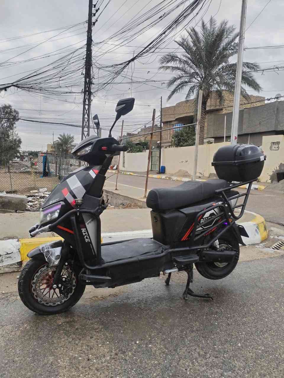 السلام عليكم موطور شحن للبيع موديل 25 امدرع من كل جهات  موطور شركه الماسه شبح  سرعتة 99 بطاريات كبار على فحص كهربائيات كله شغاله من هورن واشاير من اكلوب عالي ناصي  زنون   يجي 4 نمر  موطور نضيف وامرتب  يجي  يشتغل على بصمه و كارت السعر675الف وسويجن👍 مستخدم شهرين 
ا  مو شراي لا يدك ولا يعلق ولا شي 
العنوان فلوجه اتصال ***********
