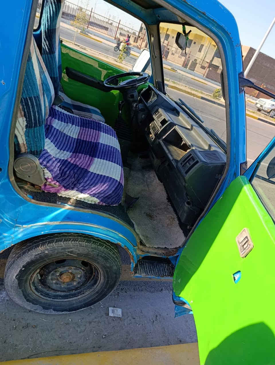 سلام عليكم سياره للبيع موديل 93
بدون مداور مكفولة من السرقه سعر 27 المكان كربلاء 
***********
