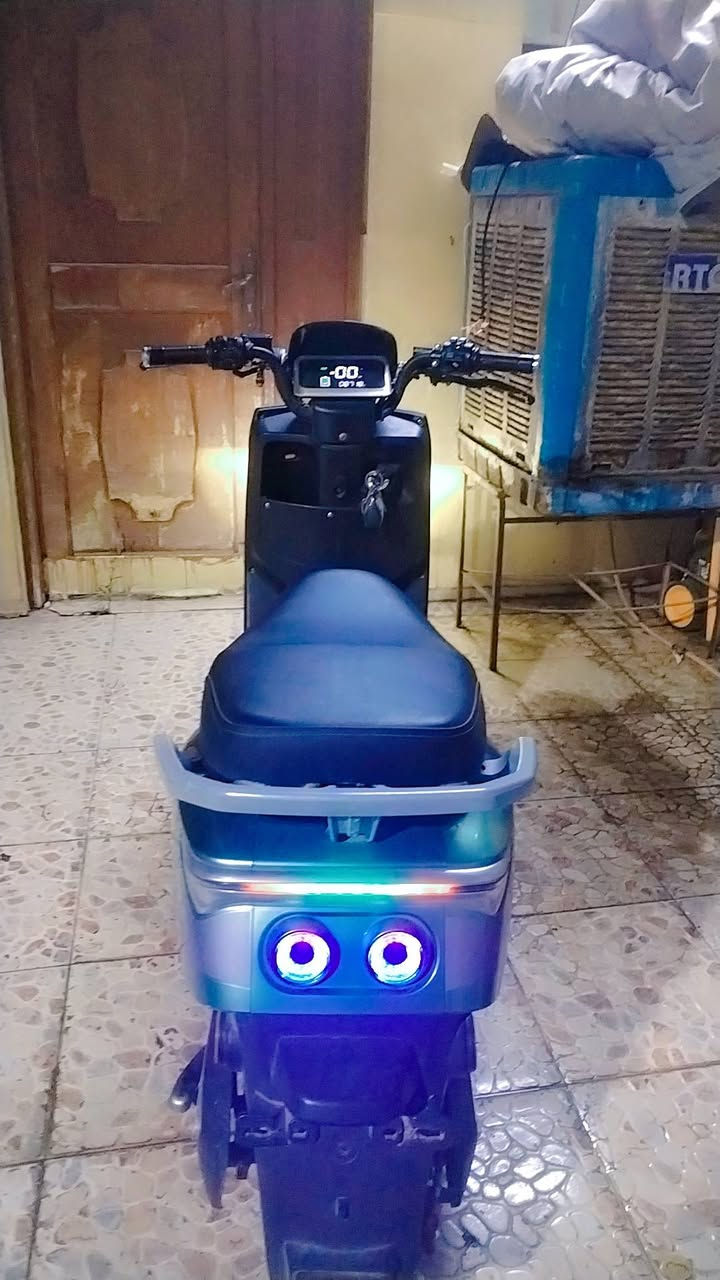 السلام عليكم
دراجه اباتشي 318 كوري للبيع
دراجه نظيفه سريعه لايت عالي ناصي زينون وسويجين بيها وبصمتين والنضافه موضحه بالصور. (ابيع بدون البطاريات) وجان بيها 6 بطاريات دبل السعر 250 العنوان كركوك حي النصر
للاستفسار راسل خاص او خابر عالرقم ***********
