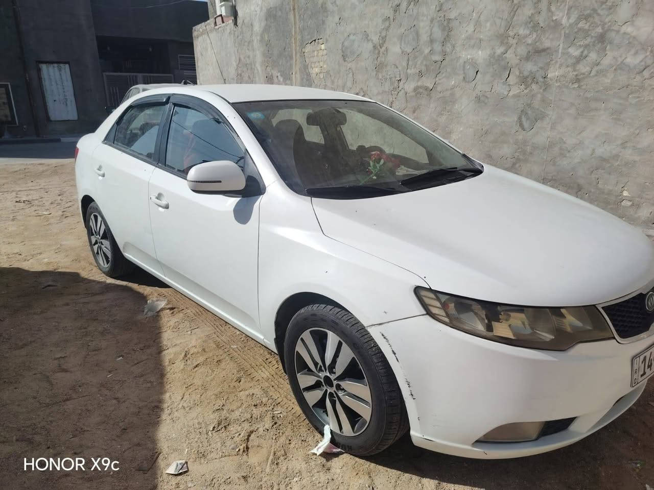 السلام عليكم سيراتو 13 محرك 1600 خليجي رقم بصره كفاله عامه السعر 110 مبايل ***********
