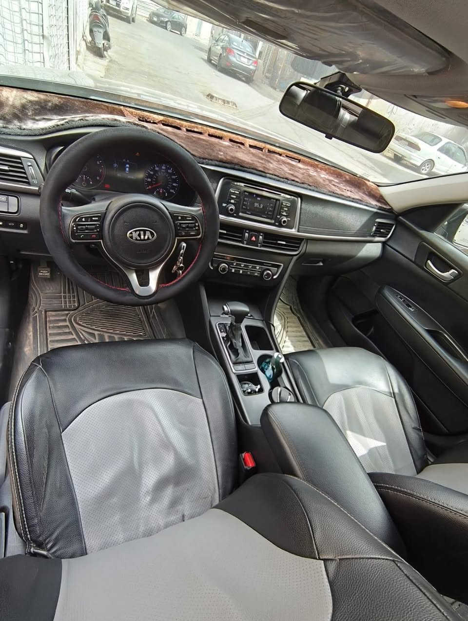 السلام عليكم ورحمة الله
من رخصة الادمن
سياره اوبتما وارد أمريكي موديل ٢٠١٧ حادث موضح بالصور داخل المنشور
محرك ٢٤٠٠
ايرباكات سليمه بچم كبس
لايتات زنون شمسي ناصي زنون ثلجي عالي
دوشمه جلد
ارضيه جلد
سياره جاهزه من كلشي
رقم اربيل بأسمنه
سياره ادامه كامله متصرف عليه اي شي
السعر 132 وبيهه مجال حك العمله
للاستفسار الاتصال ***********
غير متواجد على الفيس
