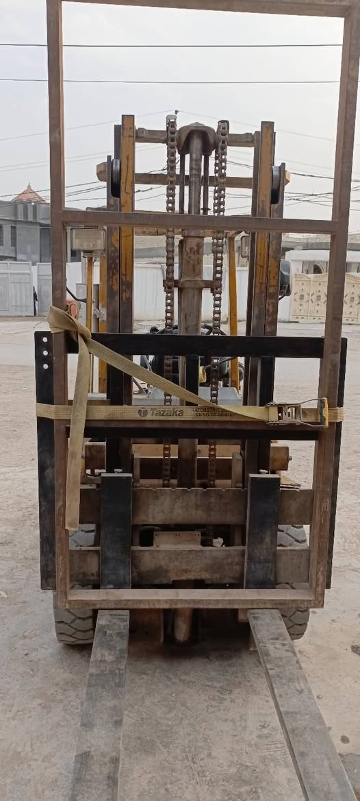 السلام عليكم
تويوتا 2 طن 
حركتين 
كاز _اوتوماتيك
جاهزة للعمل
40$
***********
