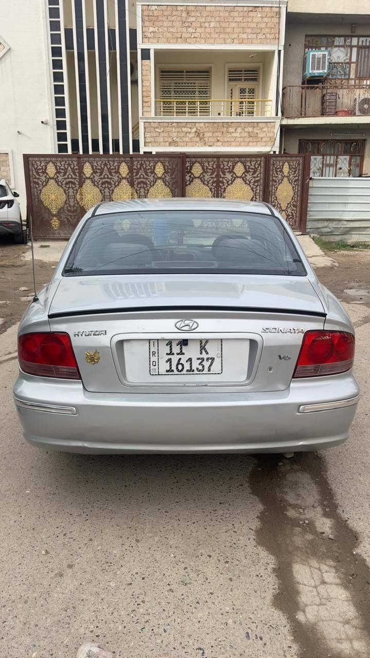 سوناتا وفود 2002
رقم بغداد انكليزي بأسمنا تحويل مباشر 
محرك 6 سلندر 2700 
السيارة خير من الله كهربائيات فول كامرة خلفية 
كشنات بلادي بعدهن على وضع الشركة 
تبريد ثلج 🥶 تدفئة كلها فول 
تخم تايرات جديد 
كير اوتوماتيك
غرفتها حلوة 
مكان السيارة بغداد 
السعرر (67) 
الرقم ***********
