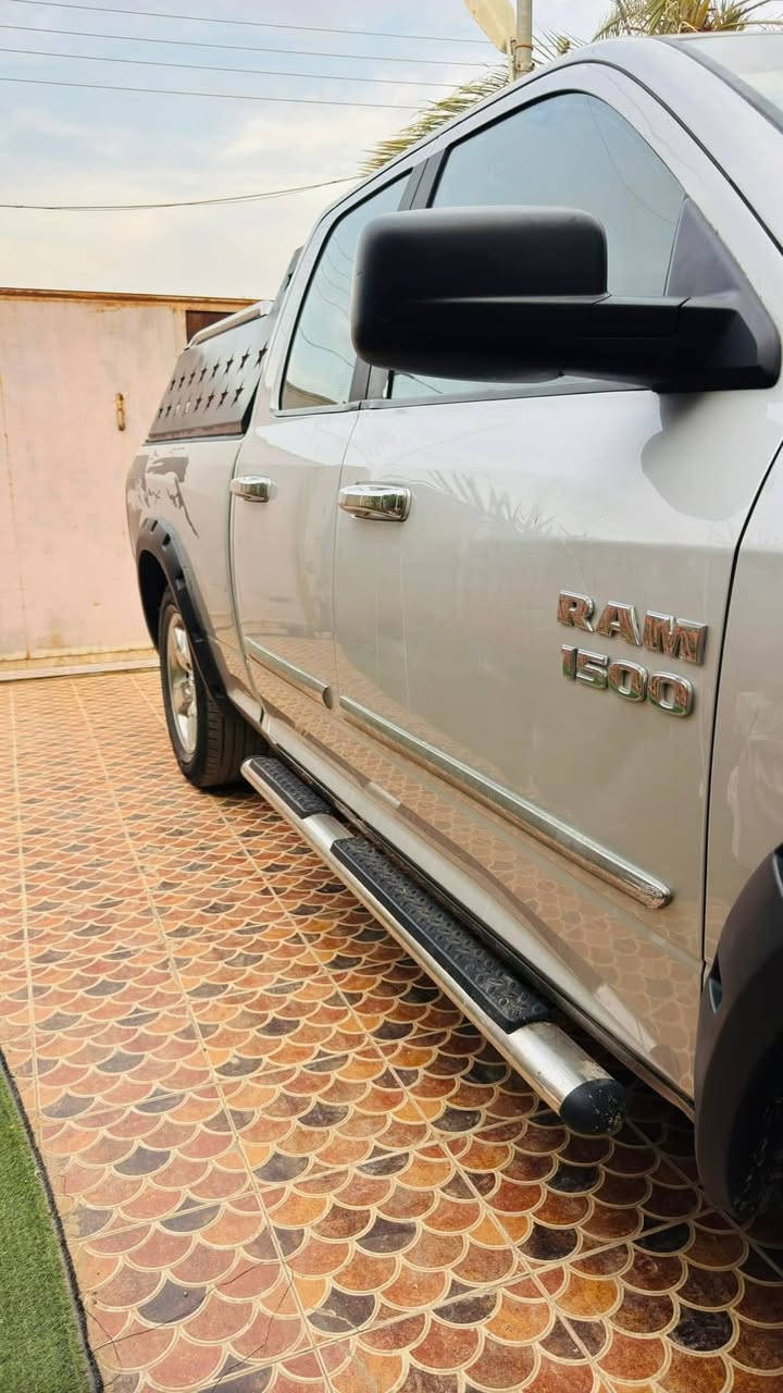 السلام عليكم
دوج رام 2012
باب قصير بدي قصير
مواصفاته معروفه
محرك 8 سلندر 4700
ضربتها الباب خلف السائق وجزء بسيط من البدي
بدون ايرباك
حداده اماميه جديده
زوج تاير اماي جديد 
السنوية بأسمي 
السيارة جاهزه بدون اي نقص
للبيع فقط بدون مراوس
السعر ١٤٥
اي استفسار متواجد على النت او اتصل على الرقم
***********
