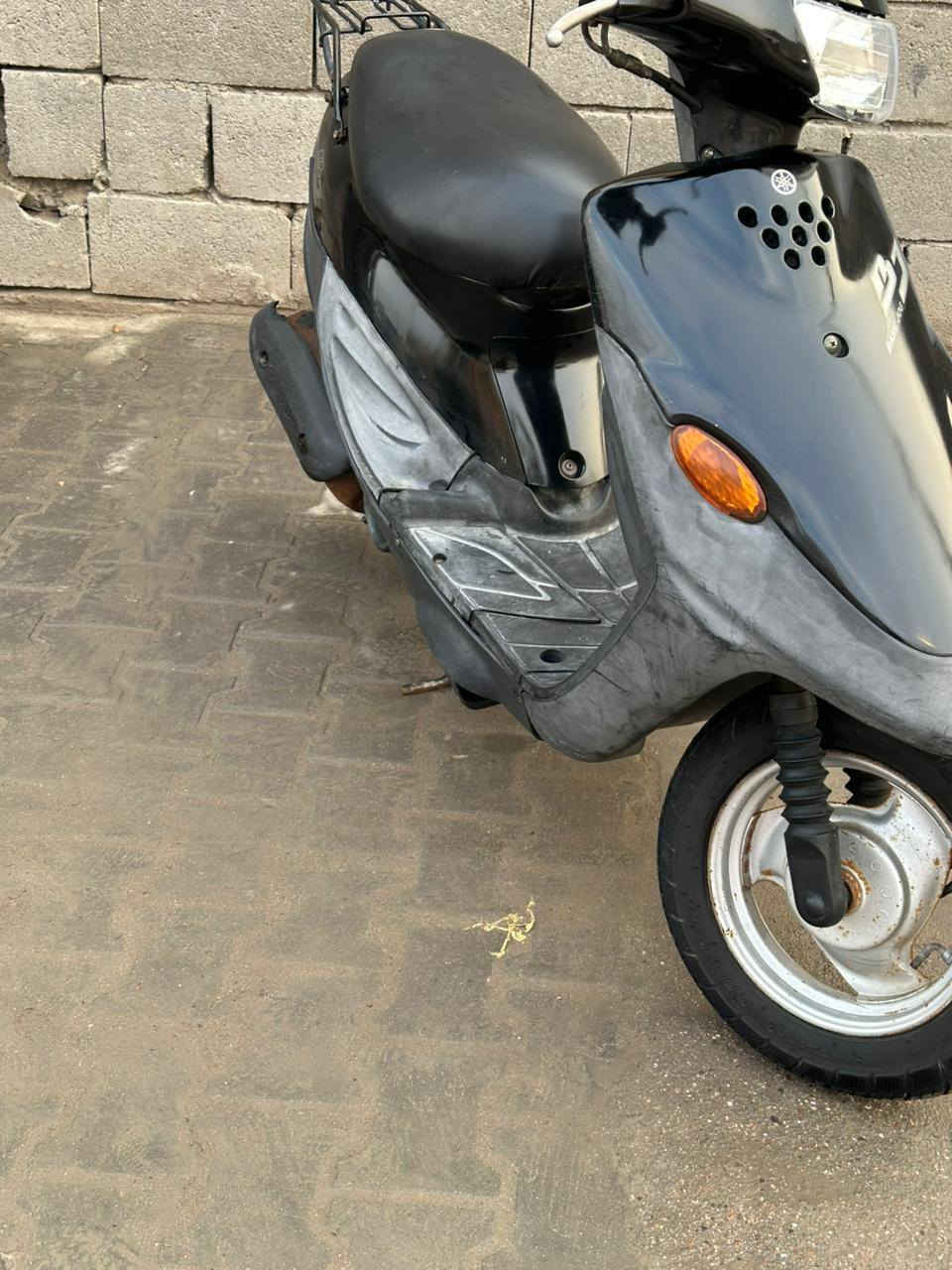 السلام عليكم 
دراجه تسع زروف يباني مامفتوحه كامله سلف هندر اشايره كهربائيّاته كله شغاله دراجه نضيفه ومال حاويه للبيع السعر 500 مكاني ابو لخصيب *********** البصرة, العراق
