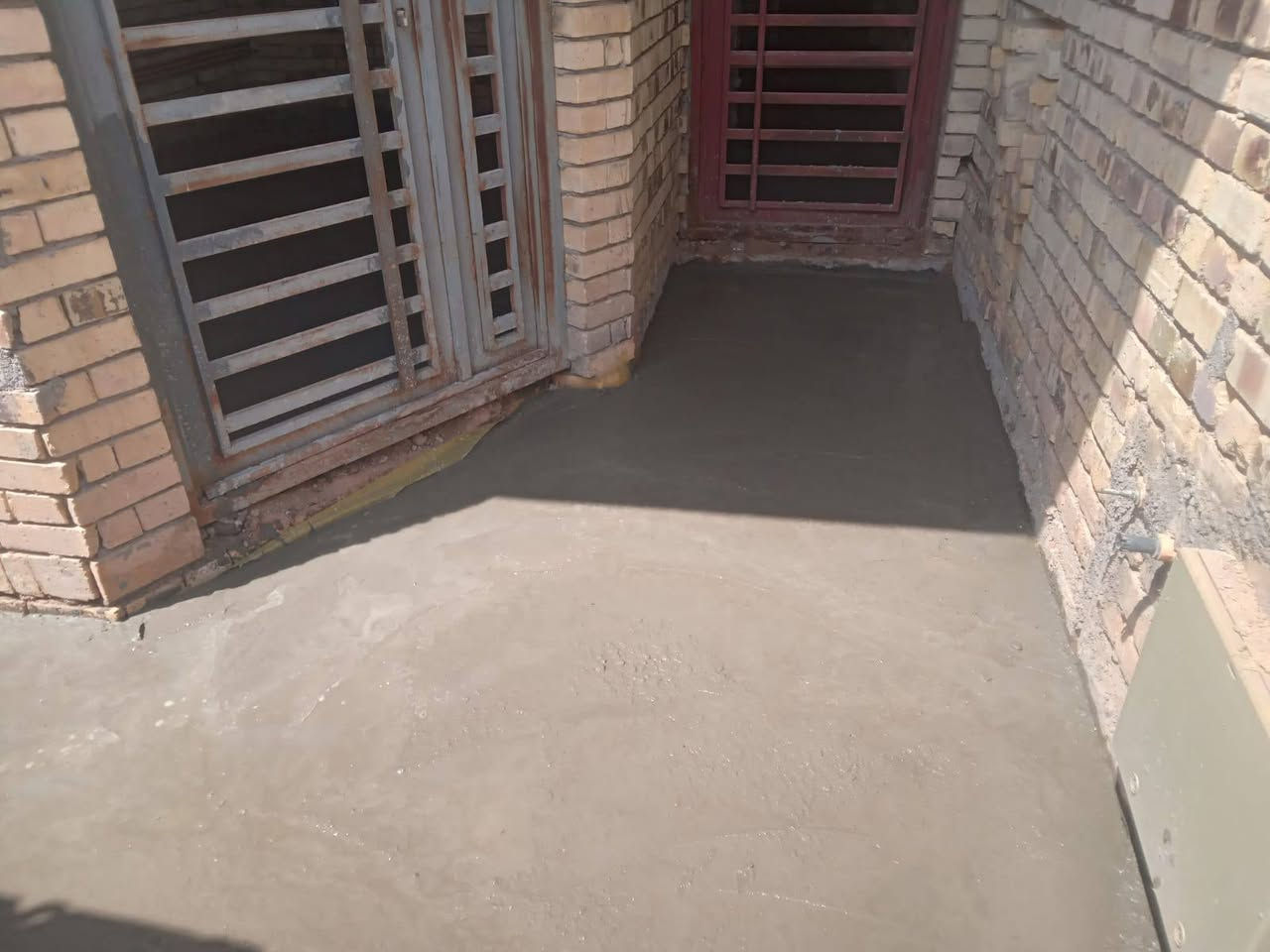 السلام عليكم عمال لفرش السبيس وحدله ولتنظيف انقاذ المنازل والاصاب ارضيه المنزل للاستفسار صنع الرقم***********.
