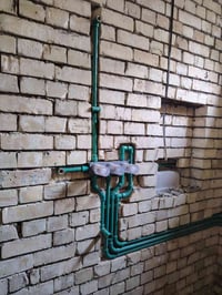 مناف الكربلائي تاسيس ماء ومجاري وكهرباء وصيانه وثقب كور 07700384055