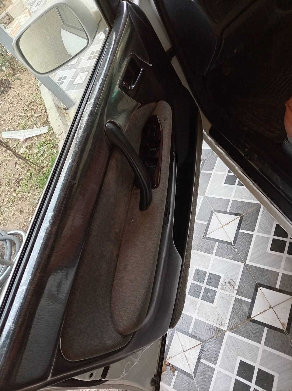 السلام عليكم راس الثور تكم للبيع
موديل 1996
رقم انكليزي تحويل مباشر سنويه 2028
كفاله كص وتحويل
تخم تاير جديد 
باتري جديد 
تبريد ثلج🥶 تدفأ 🔥
كشنات كهربائيّة +تدليك 
صدر امامي خلفي جديد 
كهربائيات كله شغاله 
مكينه كير 3000 جديده 
غرفه جديد 
جام كهربائيّ كله شغال
شاشه سماعات جديد 
السعر105
مامتواجد عل فيس
انتصل عله رقمي ***********
