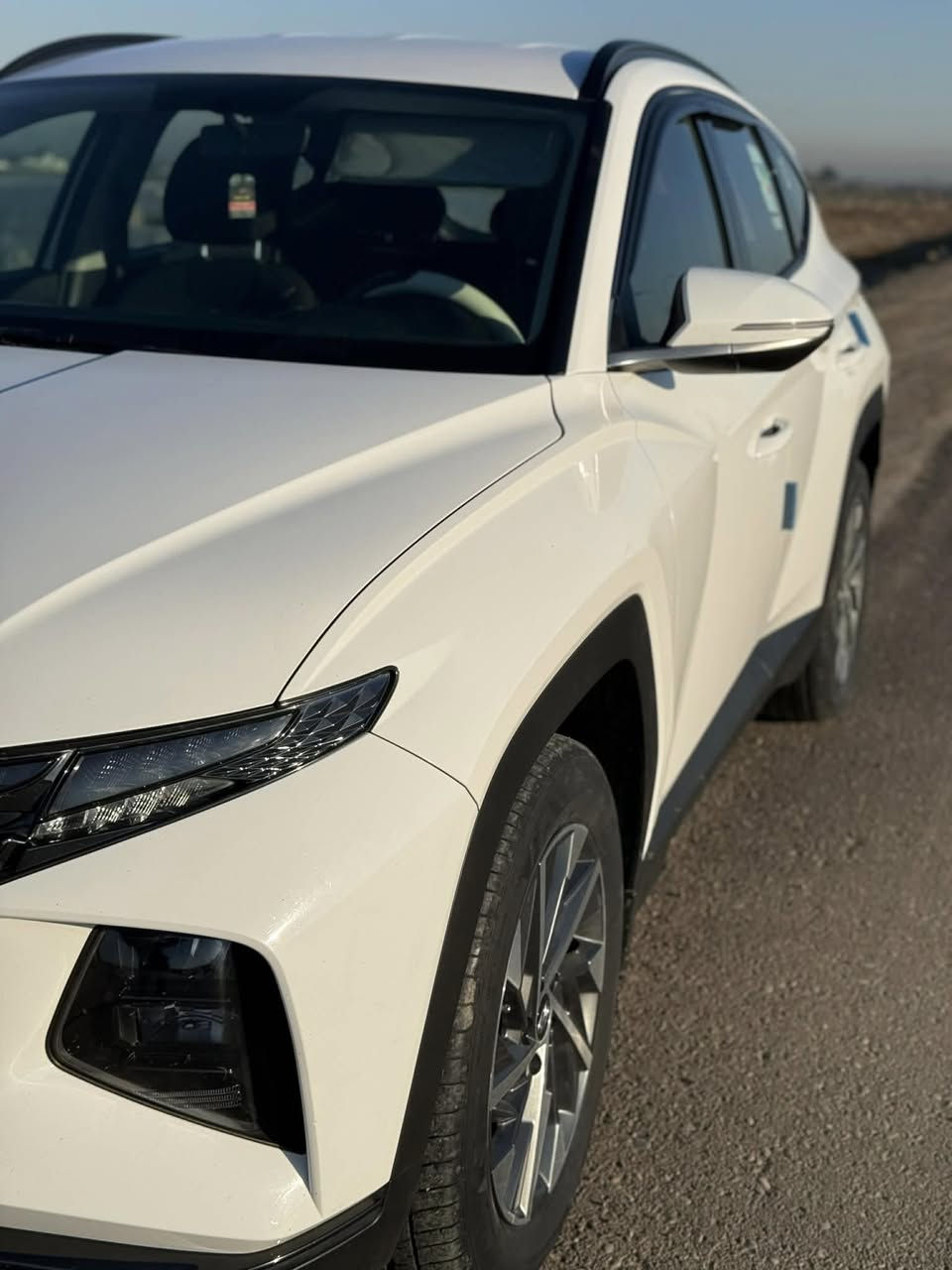 للبيع: هيونداي توسان 2023 - بحالة الوكالة
اعادة نشر بسبب الوعود الكاذبة
المواصفات العامة:
• الموديل: 2023.
• الوارد: خليجي.
• الفئة: كامل مواصفات عدا الفتحة.
• المحرك: ( حجم المحرك  2000 ).
• المسافة المقطوعة: (69 ) كم فقط.
.رقم بغداد انكليزي
✨ أهم المواصفات والمميزات:
• بصمة تشغيل وبصمة أبواب. عدد البصمات 2
• تشغيل عن بعد.
• شاشة كبيرة تدعم Apple CarPlay و Android Auto.
• كاميرا عالية الدقة مع حساسات خلفية وأمامية.
• لايتات LED أمامية وخلفية مع إنارة ترحيبية.
• تحكم ستيرن كامل (جهةين).
         . شحن موبايل وايرلس .
• مثبت سرعة (Cruise Control).
• ويل كب (رينقات) قياس كبير وتصميم مميز.
• نظام قيادة متعدد (Drive Modes).
• هاند بريك الكتروني (Auto Hold).
          . مري شفط (mariy shaft)
          . اشاير بالمري(shayir bialmirii)
• تخم تايرات جديد وبحالة ممتازة.
🛡️ حالة السيارة:
• السيارة بحالة ممتازة جداً 
(فقط يوجد بارد شبرين بين البابين جهة اليمين ).
• الداخلية نظيفة جداً وبريحة الوكالة.
• صيانة دورية ومنتظمة.
💰 السعر والتواصل:
• السعر المطلوب:  $ (208$).
• مكان التواجد: (بغداد).
• للاستفسار والتواصل: (***********).
