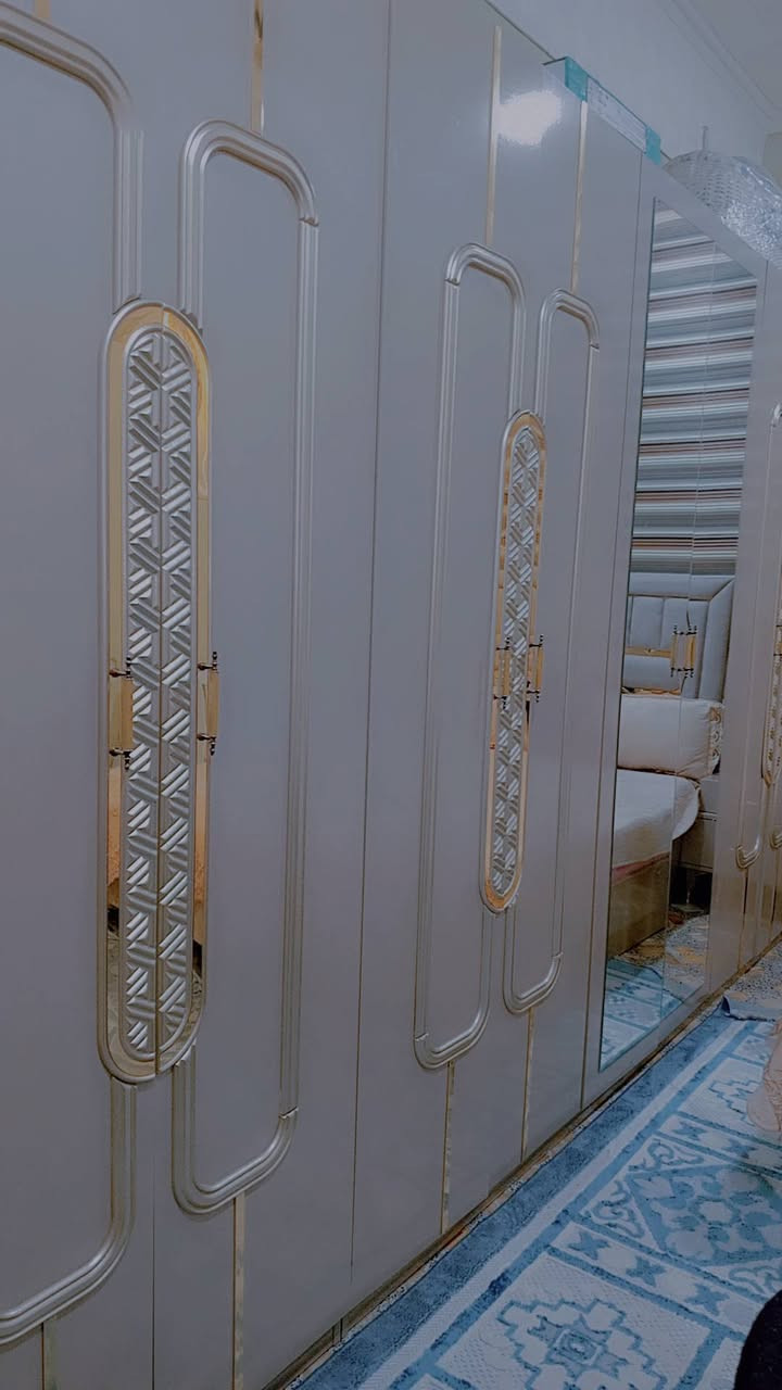 غرفة خشب تركي للبيع  8قطع
الاستخدام سنه واحدة الغرفة نظيفة جدا السعر خاص
***********
