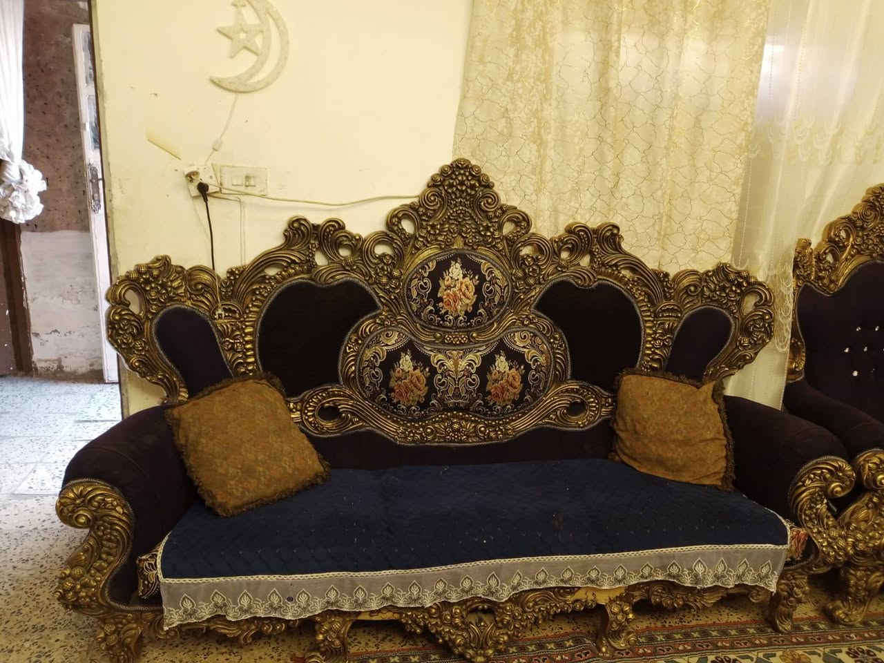 غراض للبيع في منطقة حي التراث 
***********
