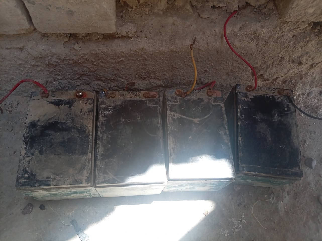 سلام عليكم للبيع ملف شحن حجم ١٤ بطاريات عقل شغالات مكان الشعله السلاميات الاستفسار ***********
