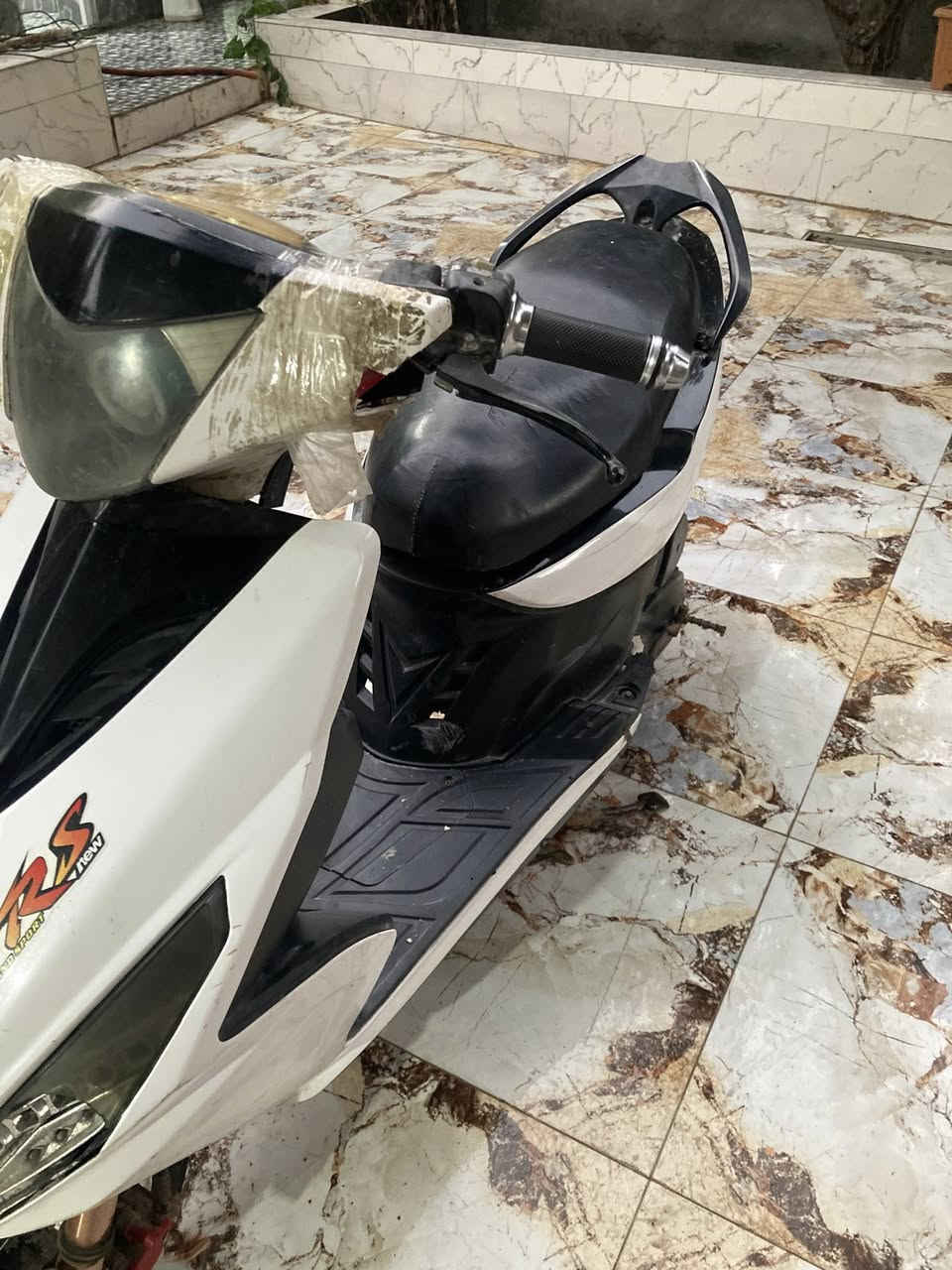 دراجة ماكس مضلع للبيع كومة حديد صارلها شهر من مجفته وطفت ***********
