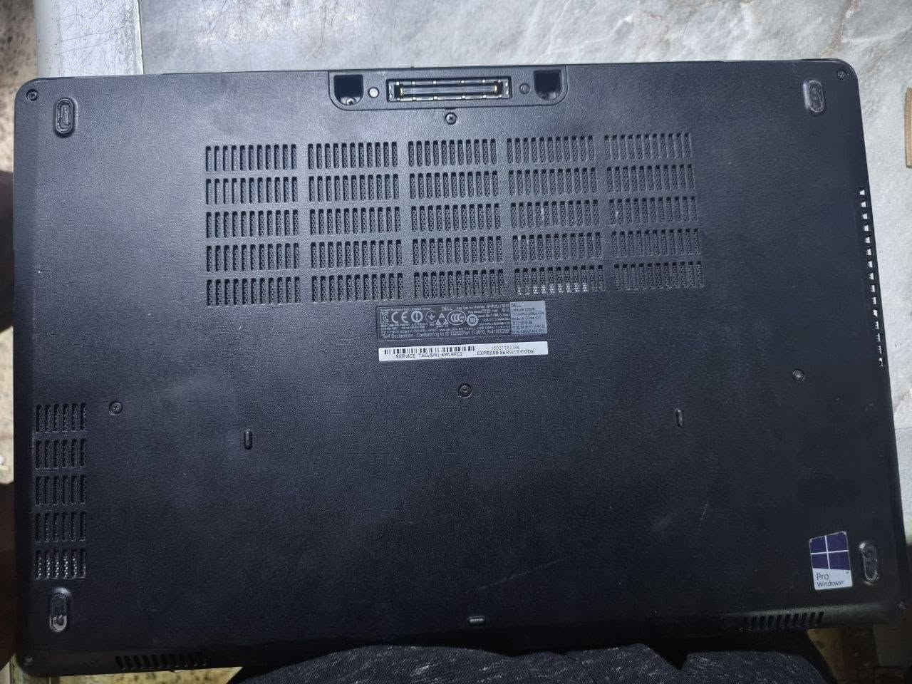 لابتوب dell للبيع
لابتوب dell للبيع 
‏السعر 200 ألف....
‏سريع واداء عالي ،  مناسب للدراسة والبحوث والتصميم والبرمجة،  وكافة الاعمال المكتبية،  وايضا مناسب للالعاب المتوسطة ✨ 
‏
‏المواصفات التقنية ....
⚜ ‏المعالج Core(TM) i5 6440 HQ الجيل السادس..
⚜ ‏الرام / 8GB
⚜ ‏النخزين / 256GB SSD 
⚜ ‏الشاشة / 16.4 INCH

‏ملحقاته كاملة :::
:::: تحتوي على (ساحنة +ماوس )
‏لتواصل والستفسار (***********)

