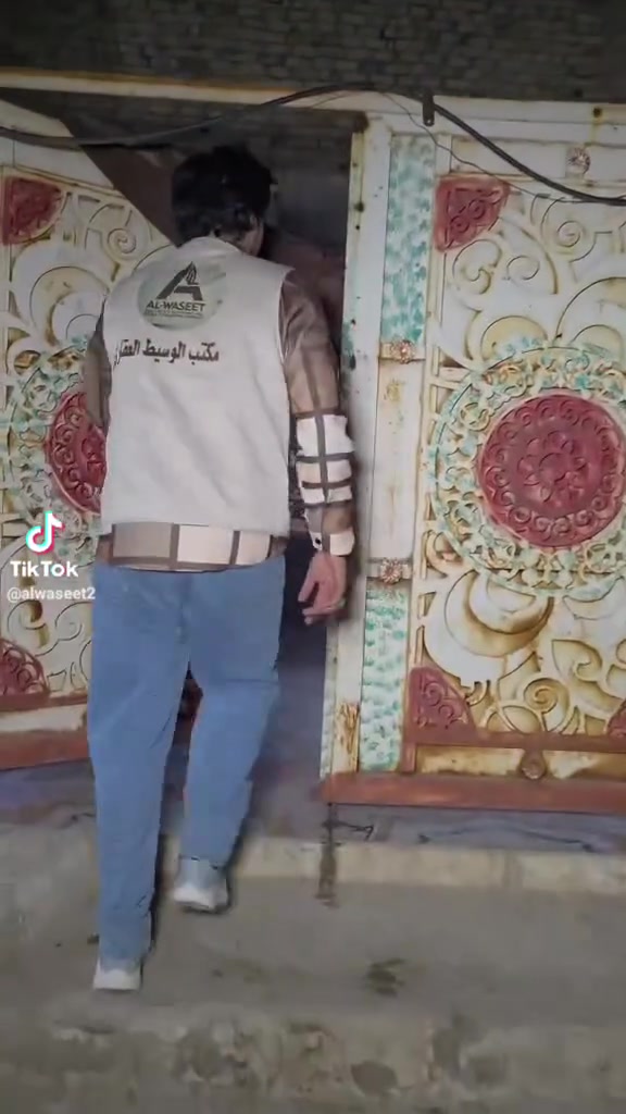 بيت لبيع
بيت لبيع 
بيت لبيع 
 بناء جديد
 سنة البناء 2024
المساحة الكليه250متر
يتكون 
ثلاث اغرف الطول 6 أمتار والعرض 4
والغرفه قاط ثاني هيكل
الصاله الطول 8ونص والعرض 4
مطبخ بارد الطول 5 والعرض 4
مطبخ حار الطول 3 والعرض 3
الاستقبال الطول 9 والعرض 4
حمام دخلي
وحمام خارجي 
كل الخدمات متوفره كهرباء ماء اساله تبليط ب الباب 
مدرسه متوسط وابتدائيه 
الموقع البدعه  طريق الساده ال سيد حمد 
منطقة ال رمضان 
غير متواجد ع فيس اتصل واتساب او ع رقم 
***********
