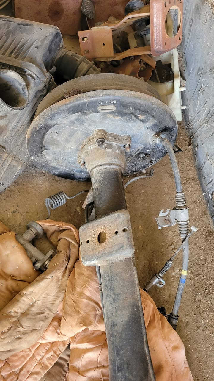 سلام عليكم هوزن مال ستاركس امانه الله حاويه اخذت منه بس جعمقه لن حورته اريد ابيعه 125 وبي مجال مكاني المحموديه  رقم الهاتف اثير ***********  
كورك ***********
