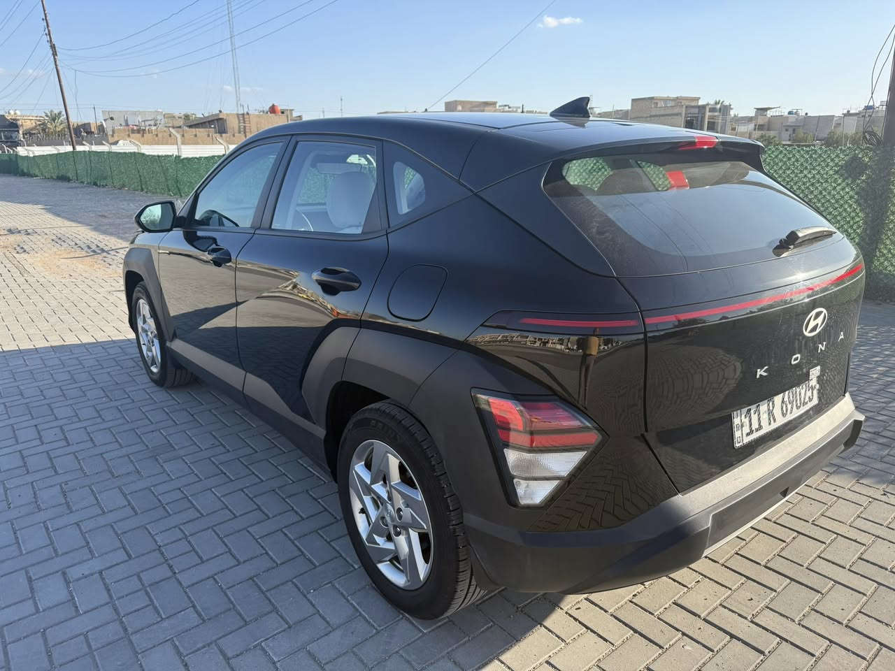 السلام عليكم
كونا موديل 25
رادارات امامي خلفي 
رادار جانبي 
بصمه تشغيل عن بعد 
مكينه 2000
لايتات زنون
لد نهاري
اربعه دسك
كامره دواره 
داخل ابيض 
تخم تاير جديد
شاشه متصل 
اريل نفكيشن
عنوان حي الجهاد 
***********
السعر 170
