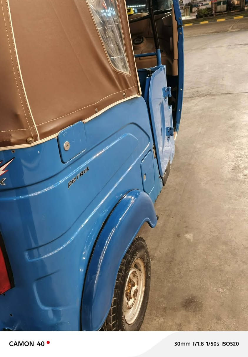 سلام عليكم تكتك للبيع 2022شهر ١٢ مضلع كفله عامه بيه بس خسفه يم البك اليت والباقي كفاله كشر ومكينه العنوان ميسان العماره حي الوحده خاص ماكو اتصل وتدالل ***********
