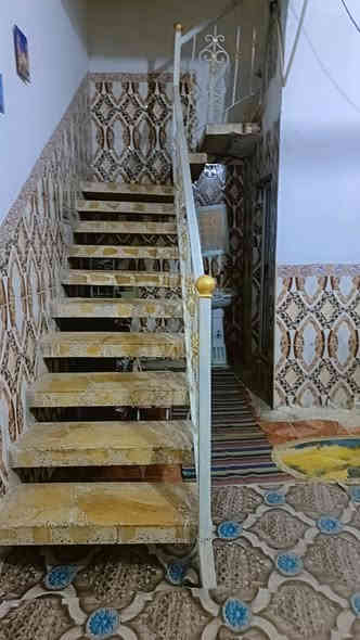 الدار اللبيع طابقين يتكون من غرفتين وصاله ومطبخ واستقبال ومحل غرفتين فوك مساحته 200 قادسيه حي الجهاد قرب المدارس السعر خاص ***********
