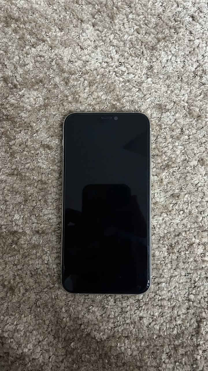 سلام عليكم ايفون ١١ برو فقط الجهاز لا مفتوح ولا مصلح ما مبدل بي شي ابد جهاز نموذج M بطاريه ٨٣ ذاكرته ٢٥٦ الجهاز وضيف كلش و مابي اش كسر او ضرر سعره الجهاز ٣٠٠ وبي مجال مكاني كركوك رقمي هاذ ***********
