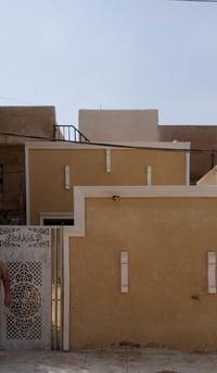 ‏يوجد بيت للايجار طابق ونص يحتوي على ثلاث غرف مساحة 80 م منطقة الجريخي...