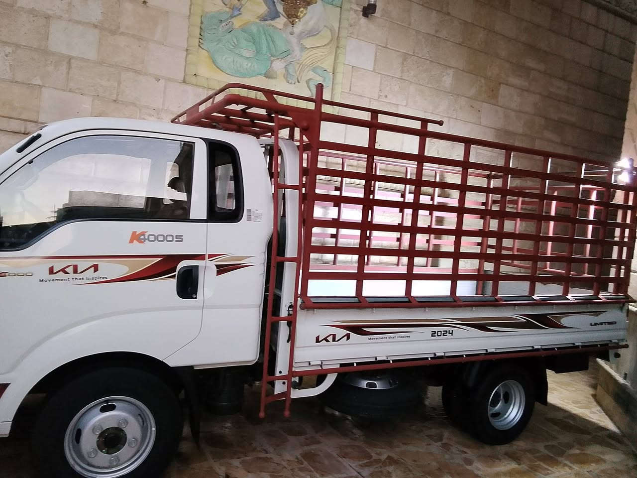 السلام عليكم كيا فحل للبيع موديل 24 محور 14 سياره ماشيه 50الف تاكني محور سياره جديده تحويل مباشر مكفوله كفاله عامه عنوان بغداد رقم الهاتف ***********السعر 192 وبيه مجال
