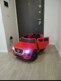 سيارةشحن استخدام قليل جداً بطاريةوشاحن اصلي اورجنال وصوت تشغيل السيارة...