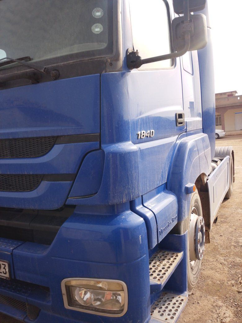 سلام عليكم اكسور راس تريله سنويه بوحد موديل ٢٠٠٦ كير كهرب سياره جاهزه للشغل سعر ٢٢٥ وبيها مجال رقم موبايل ***********
