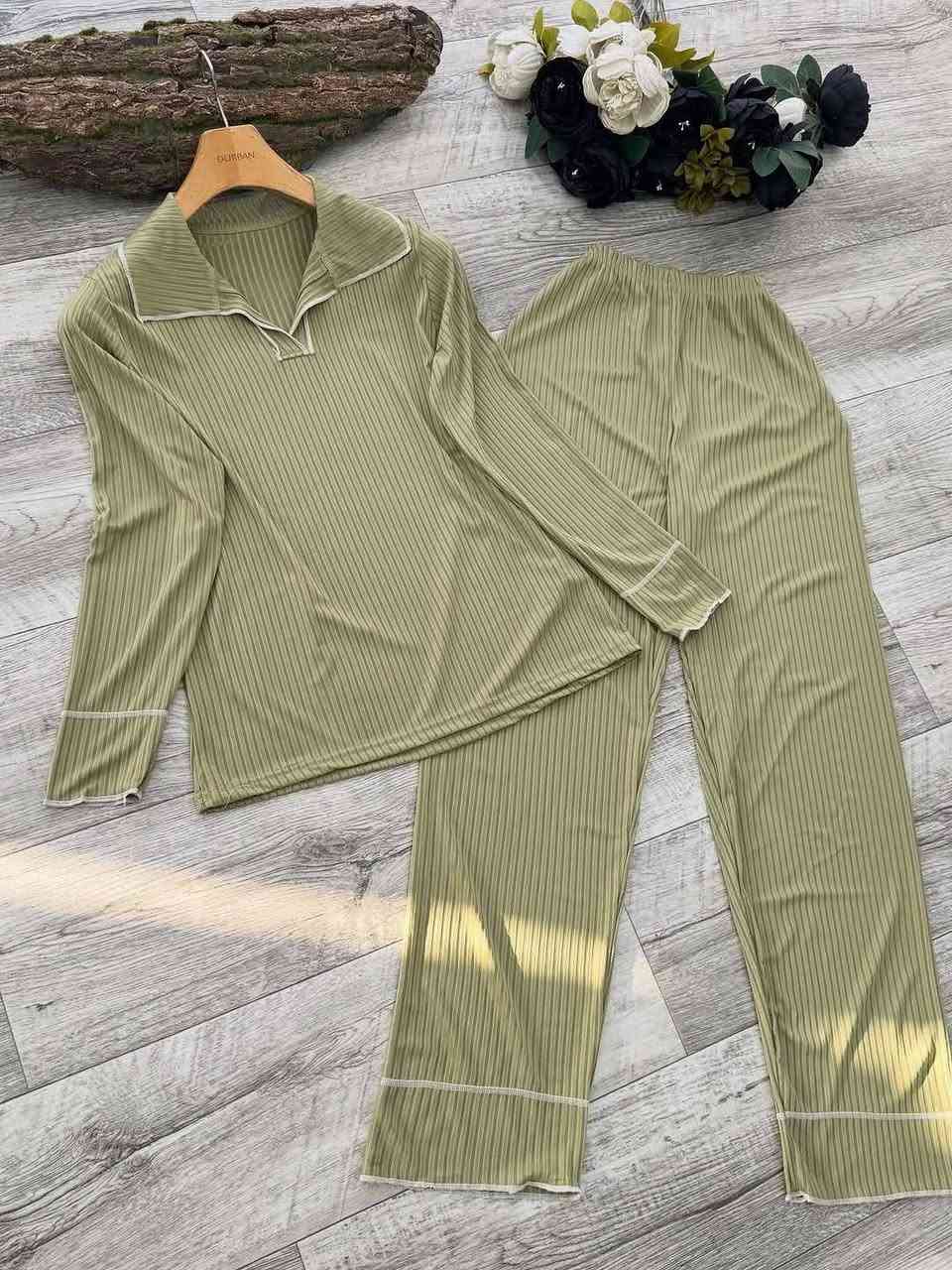 #جماااال_موديلات_العيــــــــــد_ووووصل🦋🥹❤️
تراك نسائي  مخطط تركي 🙂🌺🦋
خامه قطني تركي درجه اولئ 💙🤍
#السعررر10
قياسات فري سايز💙🤍
يوجد توصيل داخل المسيب الفين 
يوجد توصيل محافظات


**إذا كنت صاحب هذا الإعلان وتريد حذفه لأي سبب، رجاءا أرسل رسالة إلى الدعم الفني**